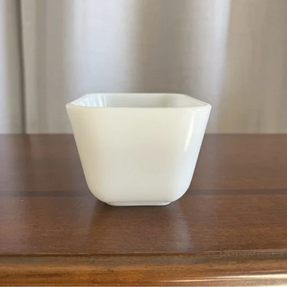 Vintage Pyrex 1.5 Cup Refrigerator Dish Amish Butterprint 501 No Lid - Picture 3 of 7